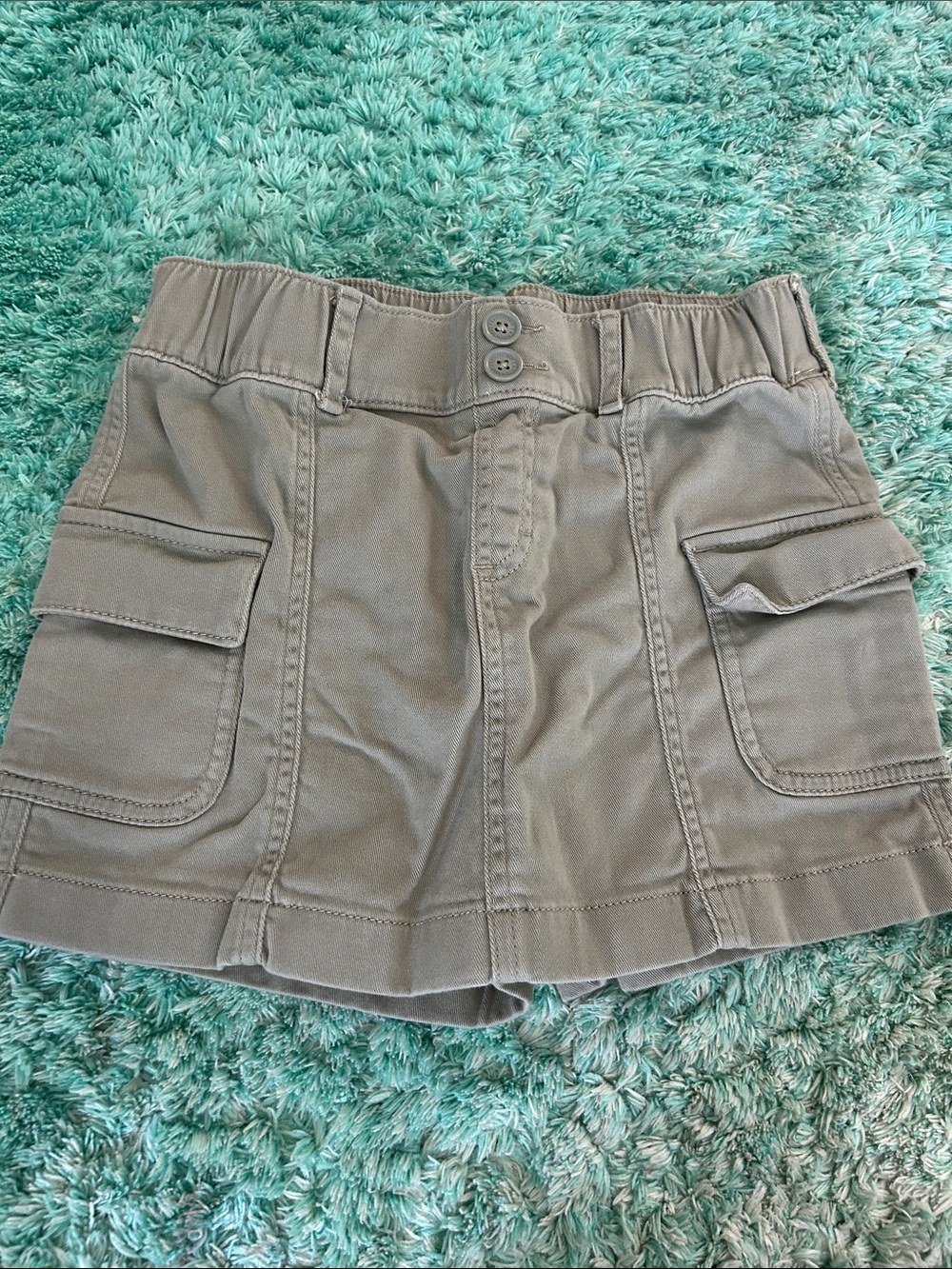 Abercrombie kids Cargo Pocket Mini Skort. 11/12